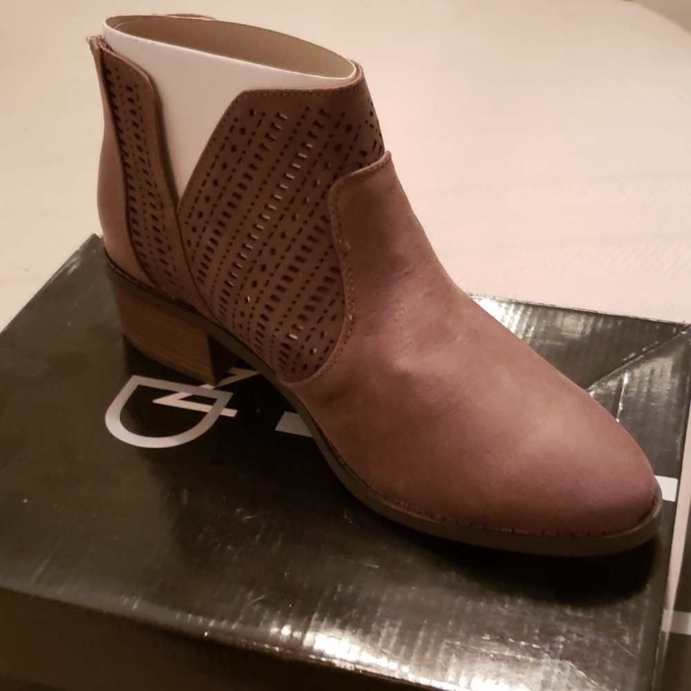 New Directions Taupe Lida ankle boots